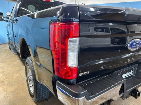 Used 2018 Ford F250 XL w/ Power Equipment Group AWD/4WD image 9