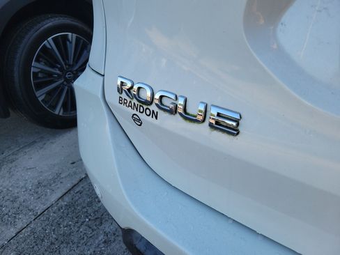Used 2019 Nissan Rogue SV FWD image 7