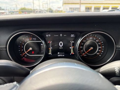 Used 2021 Jeep Wrangler Unlimited Sahara AWD/4WD image 19