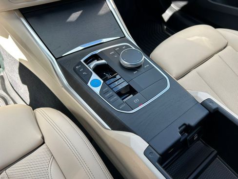Used 2023 BMW i4 eDrive40 image 34
