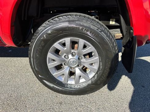Certified 2017 Toyota Tacoma SR5 w/ Tow Package AWD/4WD image 15
