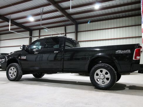 Used 2017 RAM 2500 Laramie w/ Convenience Group image 8