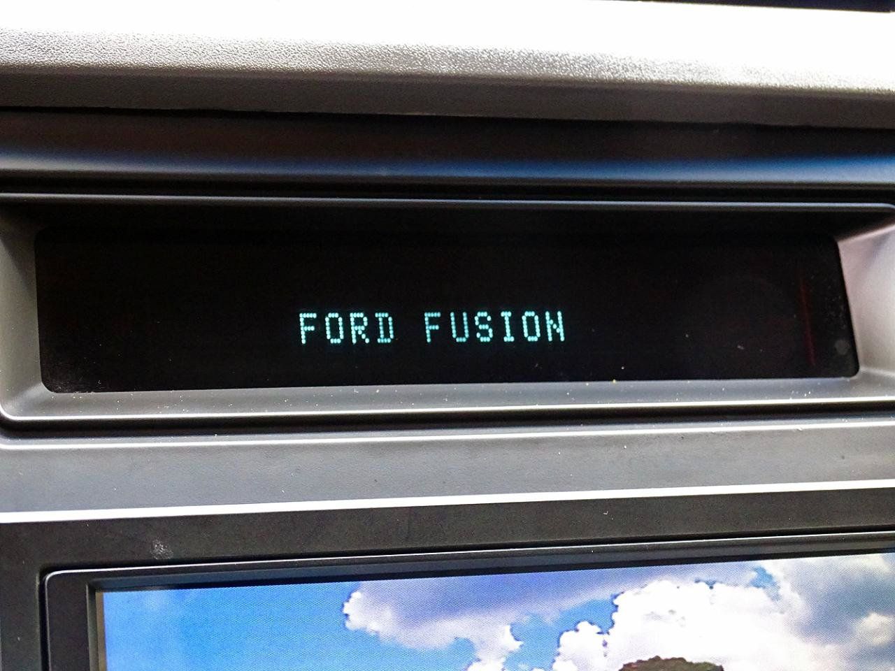 Used 2011 Ford Fusion SE FWD image 35