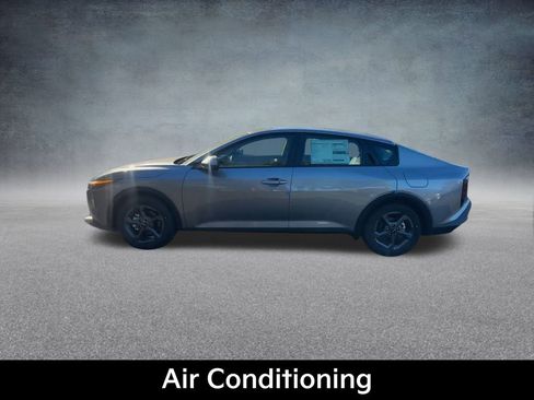 New 2025 Kia K4 LXS image 11