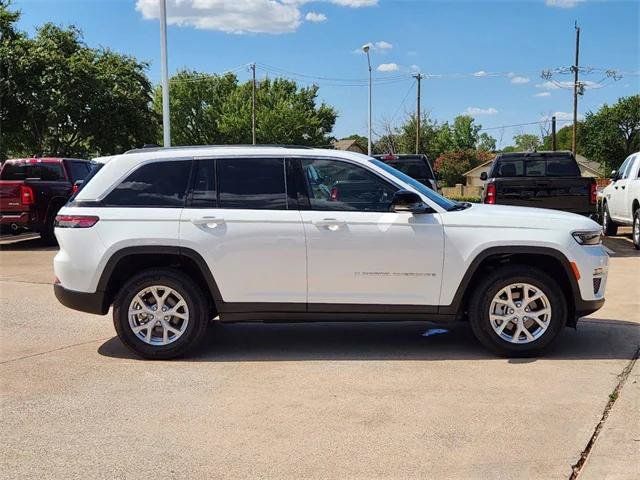 Certified 2023 Jeep Grand Cherokee Limited AWD/4WD image 4
