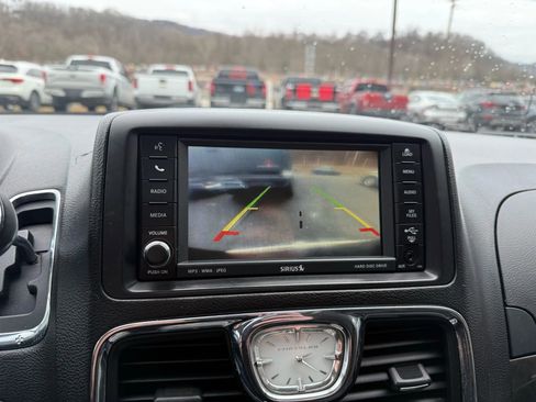 Used 2011 Chrysler Town & Country Touring-L w/ Entertainment Group #2 image 11