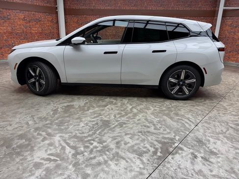 New 2026 BMW iX xDrive45 w/ Premium Package image 2