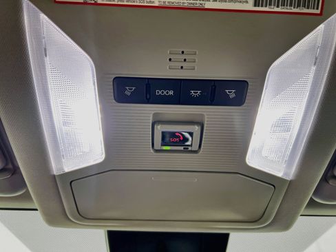 Used 2025 Toyota RAV4 XLE AWD/4WD image 21