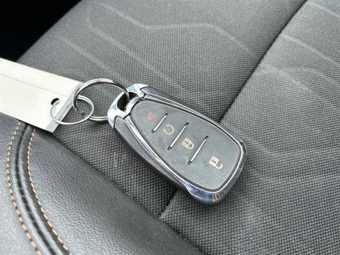 Certified 2022 Chevrolet Trax LT w/ LT Convenience Package image 35