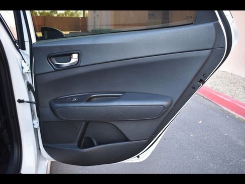 Used 2020 Kia Optima Premium image 28