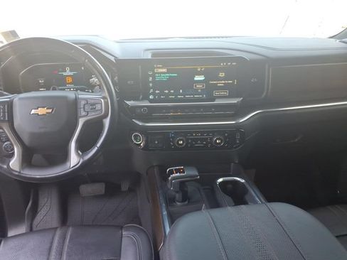 Used 2023 Chevrolet Silverado 1500 High Country w/ High Country Premium Package AWD/4WD image 9