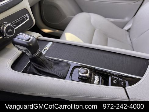 Used 2020 Volvo XC90 T6 Momentum image 19