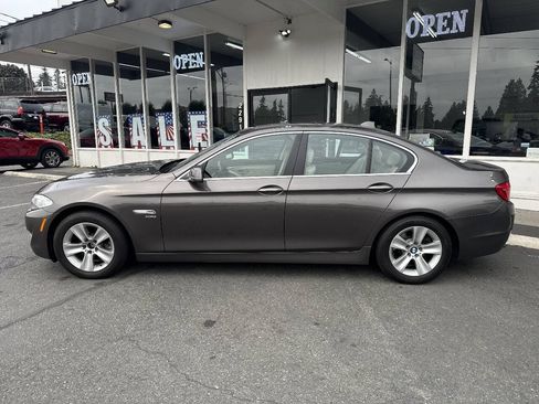 Used 2012 BMW 528i xDrive Sedan AWD/4WD image 2