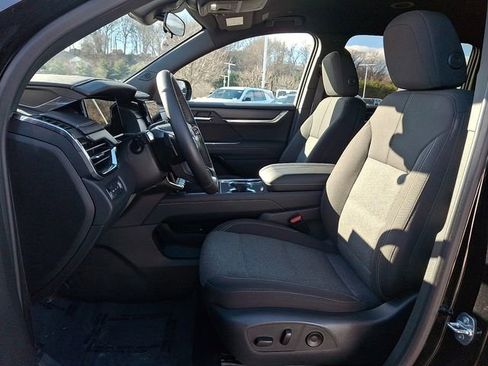 Used 2025 GMC Acadia Elevation image 19