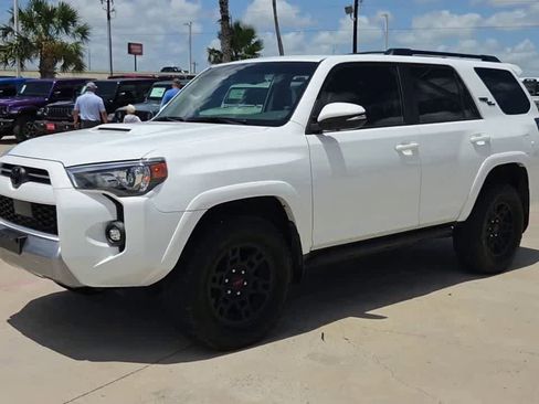 Used 2024 Toyota 4Runner TRD Off-Road Premium w/ Moonroof Package AWD/4WD image 4