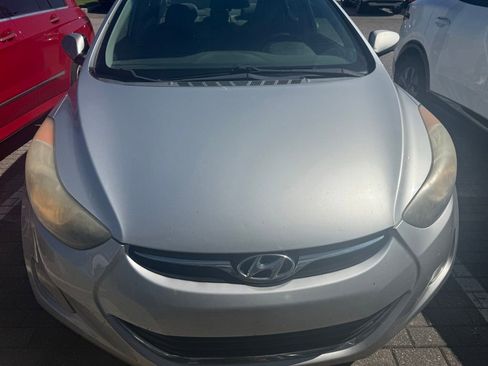 Used 2013 Hyundai Elantra GLS w/ Preferred Pkg FWD image 3