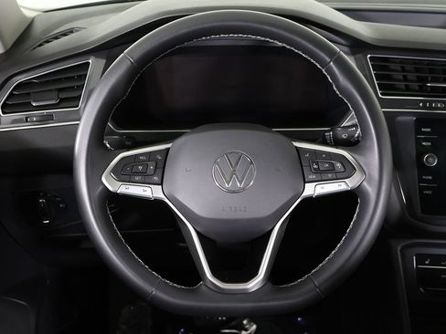 Used 2023 Volkswagen Tiguan SE AWD/4WD image 40