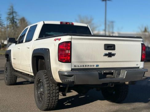 Used 2018 Chevrolet Silverado 1500 LT w/ LT Eassist Package image 3