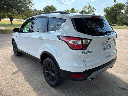 Used 2018 Ford Escape SE AWD/4WD image 11