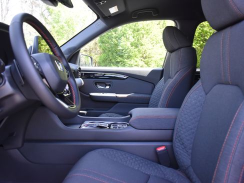 New 2025 Honda Pilot Sport image 13