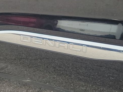 Used 2019 GMC Acadia Denali w/ Technology Package FWD image 6