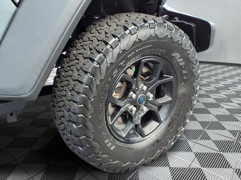 Used 2024 Jeep Wrangler Unlimited AWD/4WD image 29