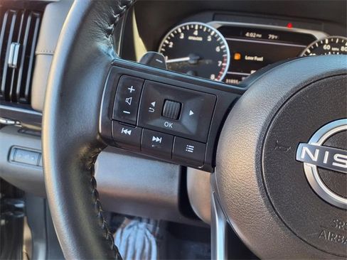 Used 2024 Nissan Pathfinder SV image 15