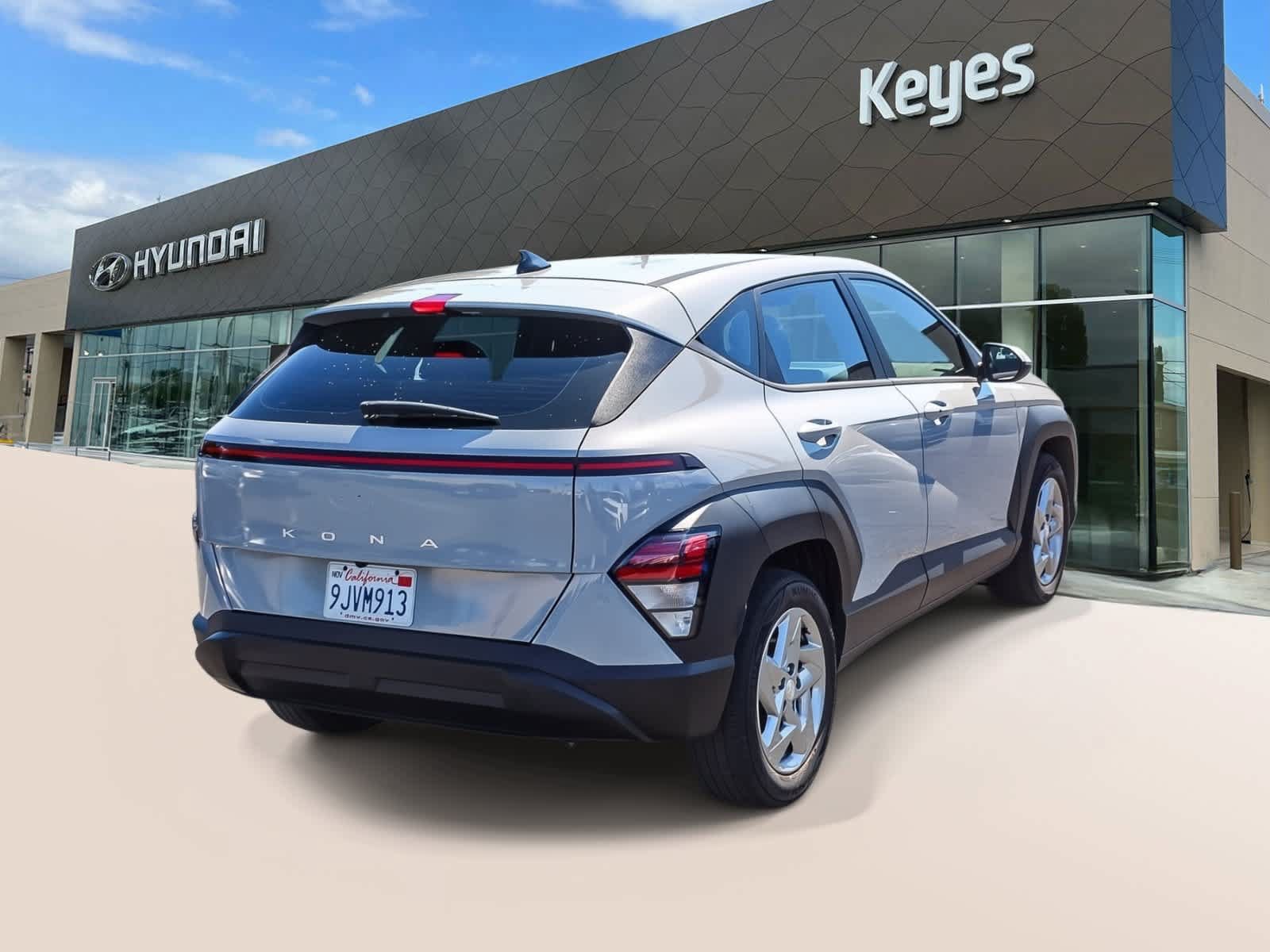 Certified 2024 Hyundai Kona SE FWD image 4