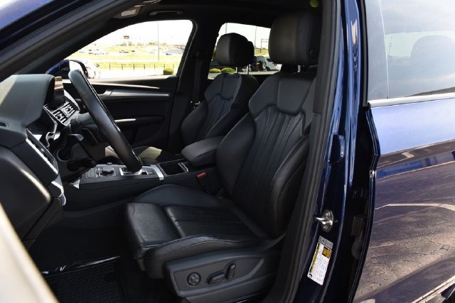 Used 2020 Audi Q5 2.0T Premium w/ Titanium Sport Package AWD/4WD image 21
