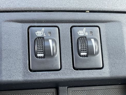 Used 2015 Toyota Camry XLE w/ Moonroof Package FWD image 21