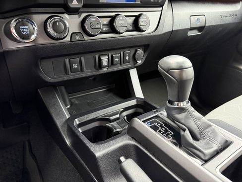 Certified 2022 Toyota Tacoma TRD Sport image 29