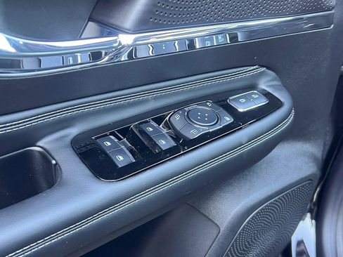 New 2026 Lincoln Corsair Premiere image 16