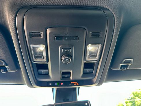 Used 2022 Chevrolet Tahoe Z71 AWD/4WD image 23