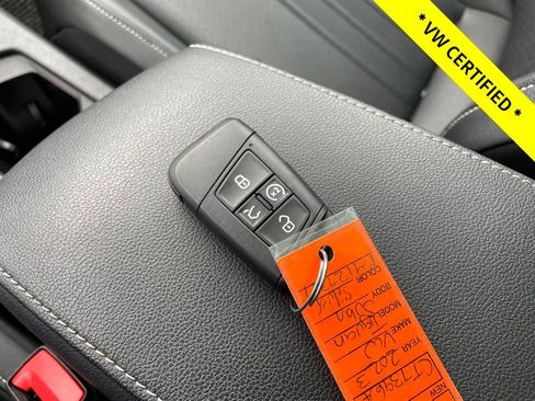 Used 2023 Volkswagen Tiguan SE R-Line AWD/4WD image 18