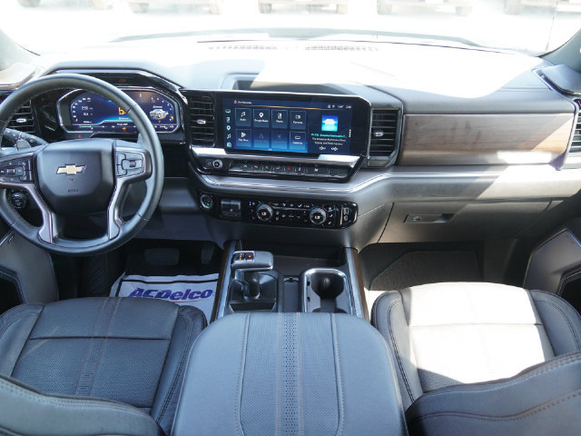 Used 2024 Chevrolet Silverado 1500 High Country w/ Technology Package AWD/4WD image 22