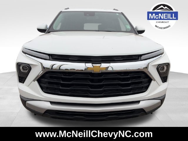 Used 2025 Chevrolet TrailBlazer LT w/ Convenience Package FWD image 2