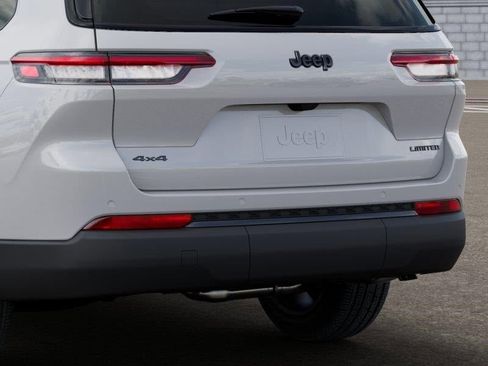 New 2025 Jeep Grand Cherokee L Limited w/ Black Appearance Package image 13