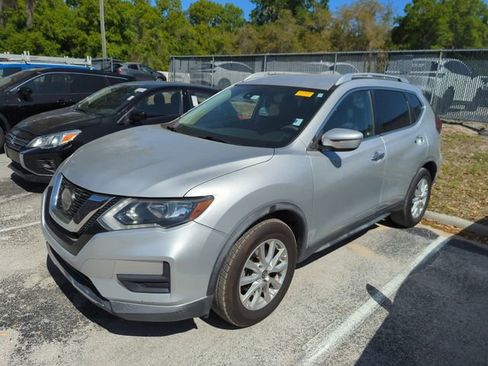 Used 2019 Nissan Rogue SV image 5