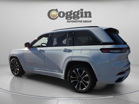 Used 2022 Jeep Grand Cherokee Overland image 3