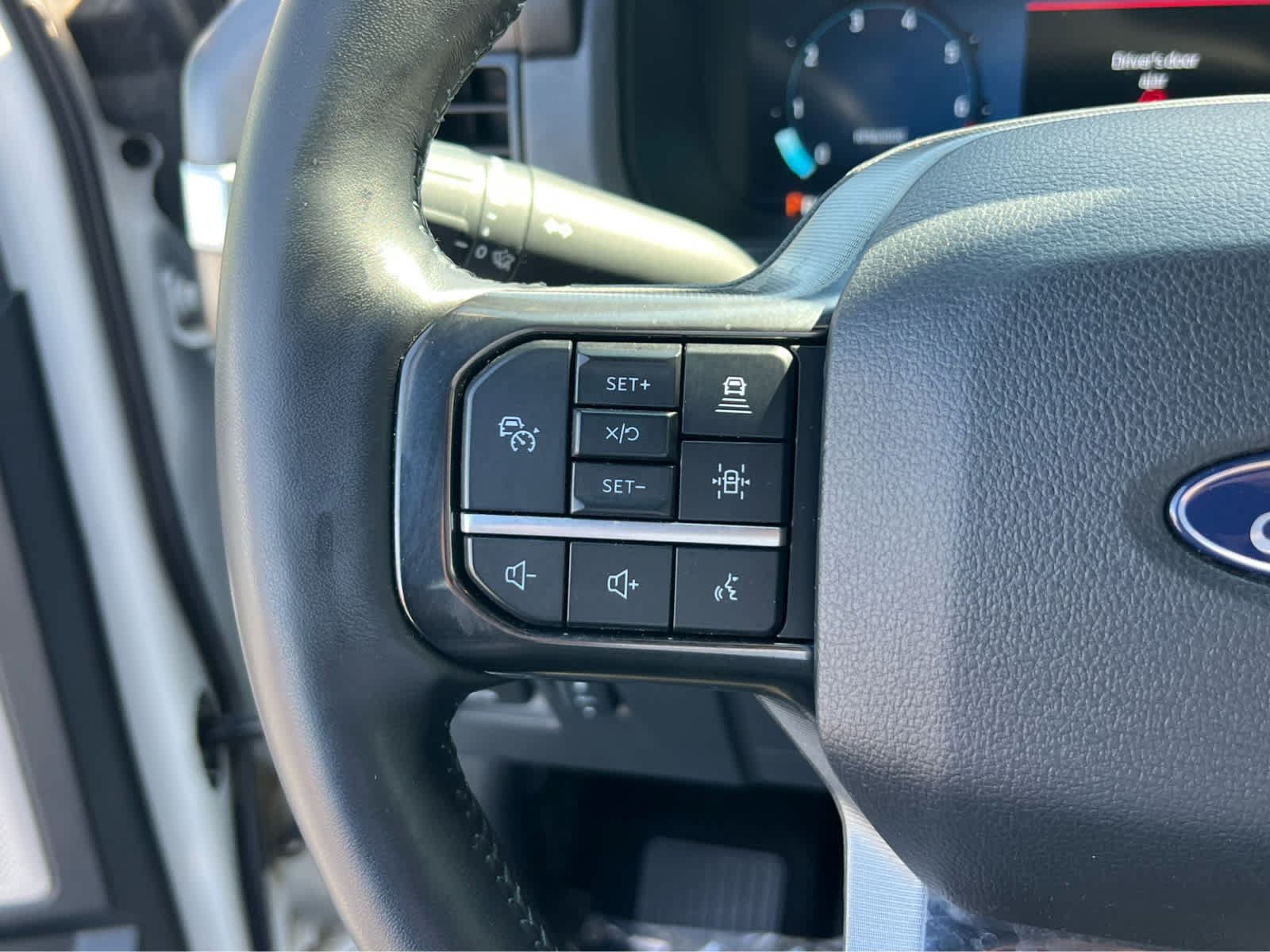 Used 2025 Ford F150 Platinum w/ FX4 Off-Road Package AWD/4WD image 33