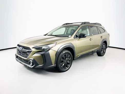Used 2025 Subaru Outback Onyx Edition image 3