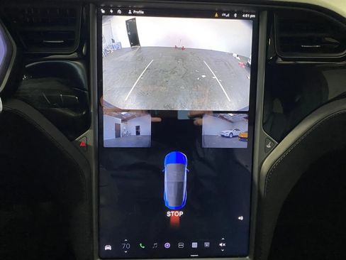 Used 2018 Tesla Model X 75D image 17