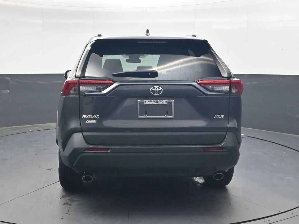 Used 2023 Toyota RAV4 XLE FWD image 5