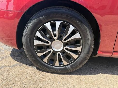 Used 2010 Hyundai Elantra GLS FWD image 9