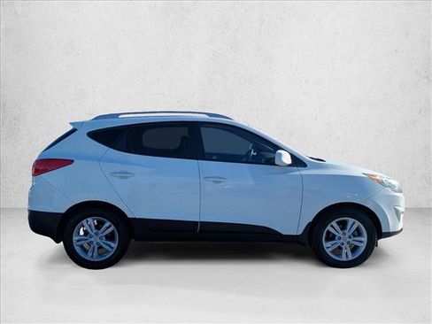 Used 2011 Hyundai Tucson GLS image 4