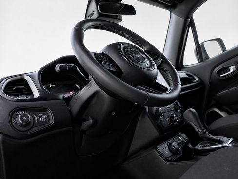Used 2021 Jeep Renegade Latitude AWD/4WD image 27
