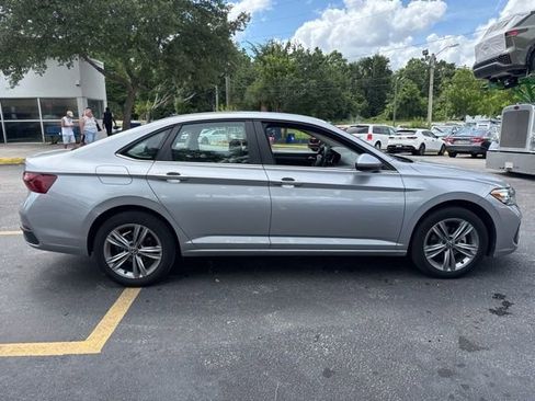 Used 2024 Volkswagen Jetta SE FWD image 7