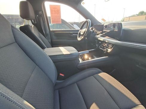 Used 2025 Chevrolet Suburban LS AWD/4WD image 4