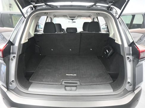 Used 2021 Nissan Rogue SV AWD/4WD image 18