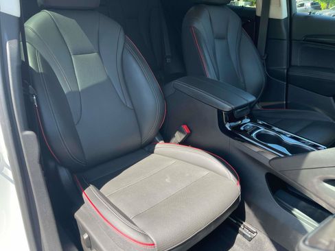 Certified 2022 Buick Envision Essence w/ Sport Touring Package FWD image 35
